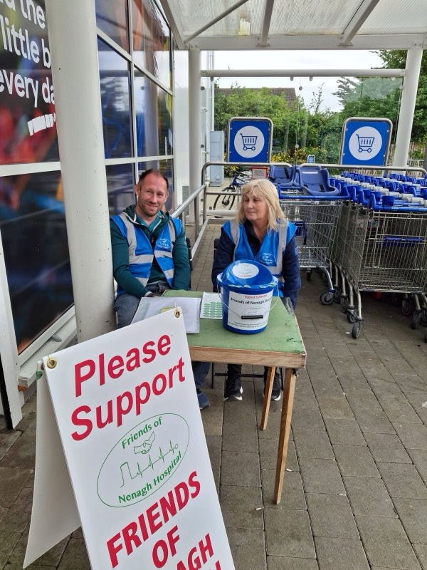 Volunteers on street collection