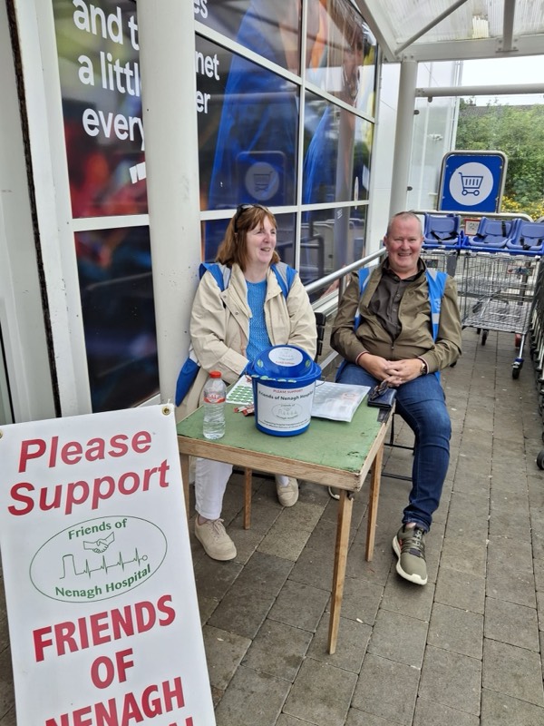 Volunteers on street collection
